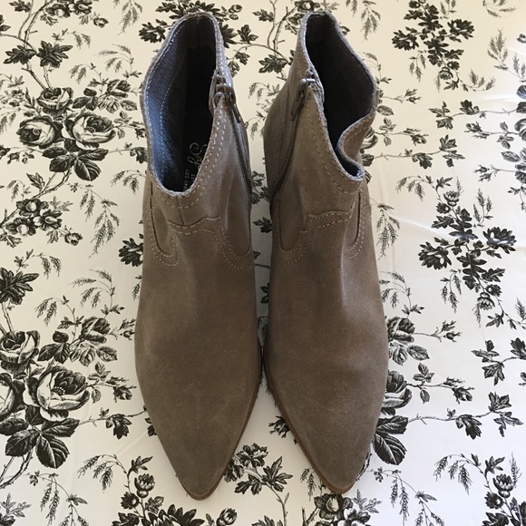 Seychelles Humanity Taupe Suede Boots 9 - Picture 2 of 8